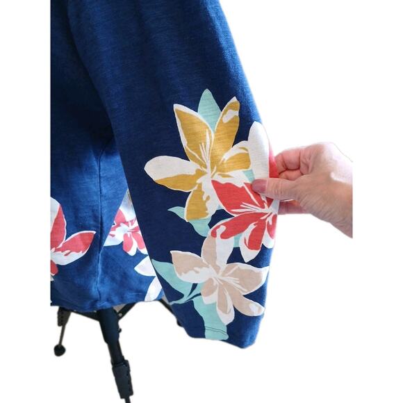 Chico's Women's floral top Size 3‎ ( XL) - Picture 3 of 8